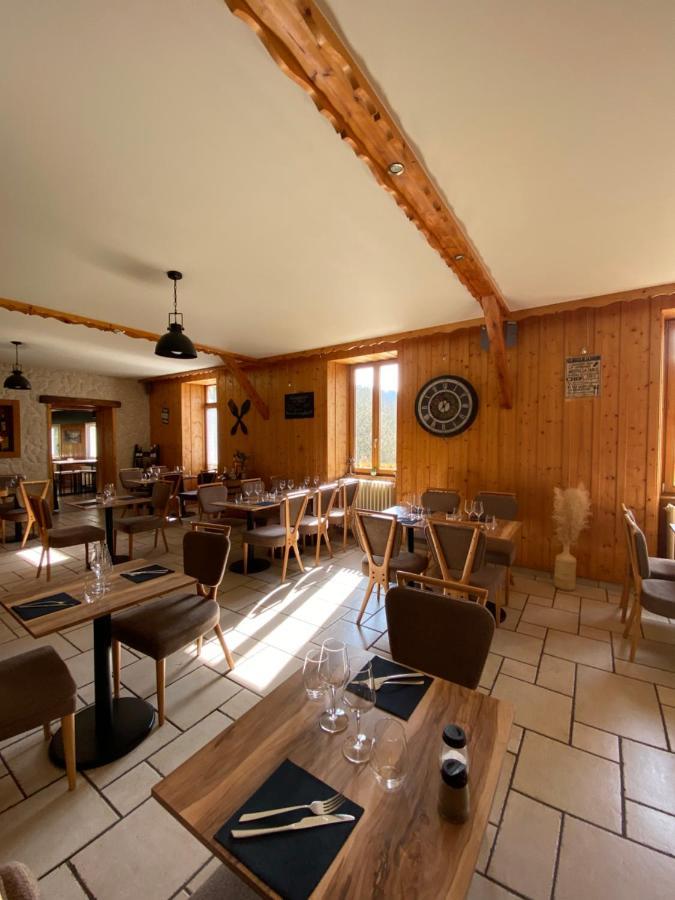 Hotel Restaurant Des Lacs Chaux-des-Crotenay Екстер'єр фото